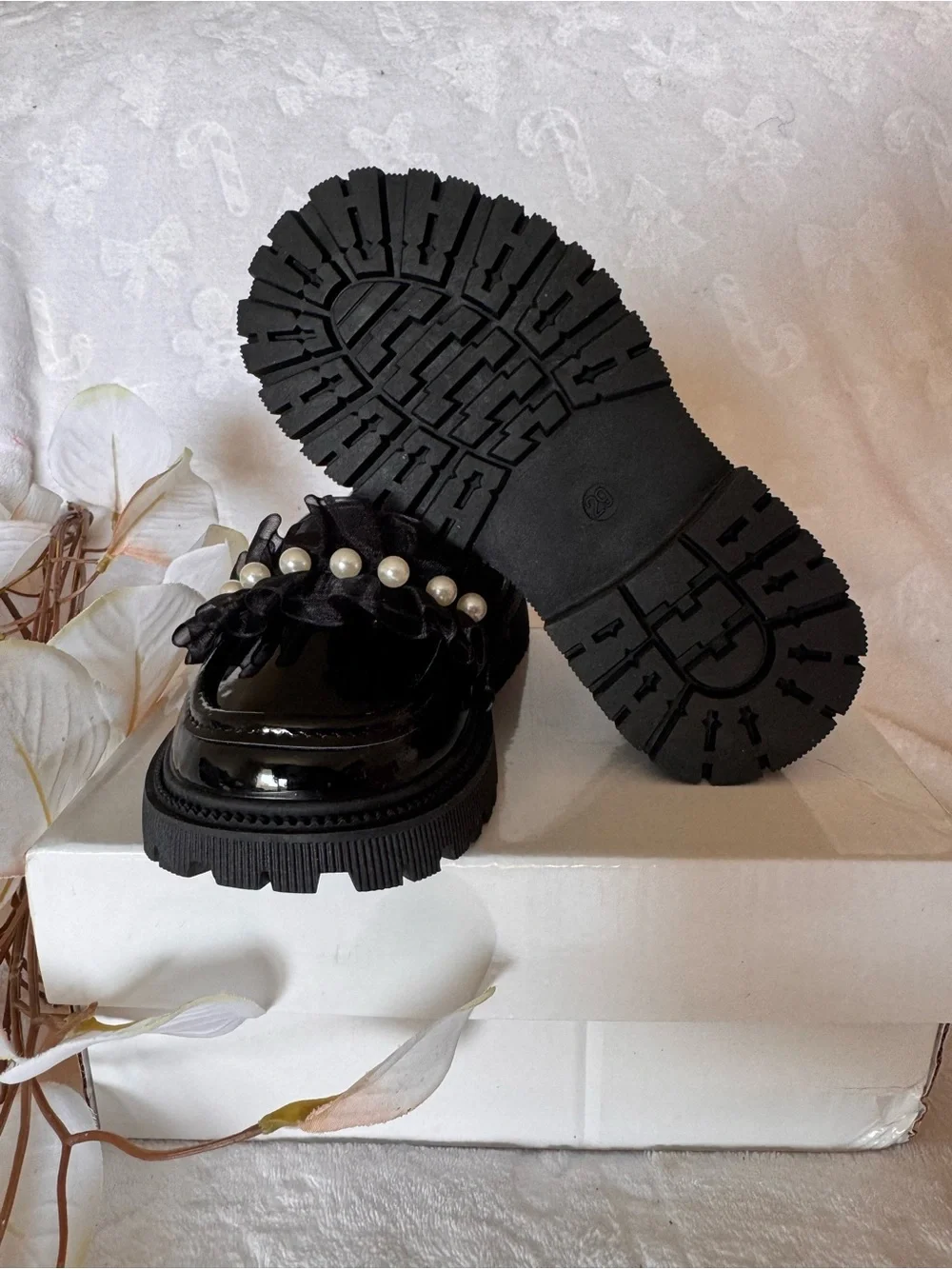 SHEIN Black Patent Loafers with Pearl & Ruffle Trim for Kids